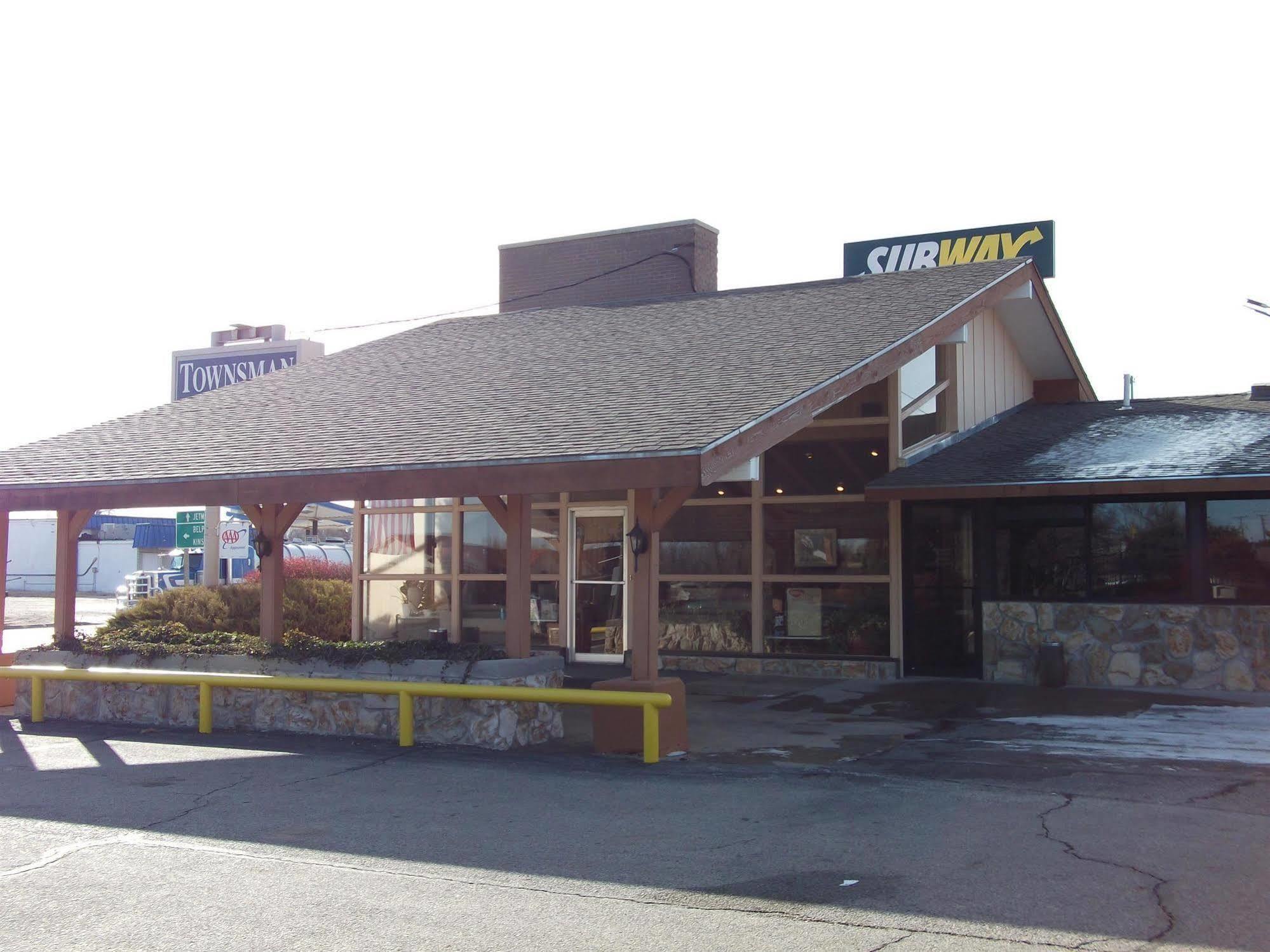 Townsman Inn Larned Dış mekan fotoğraf