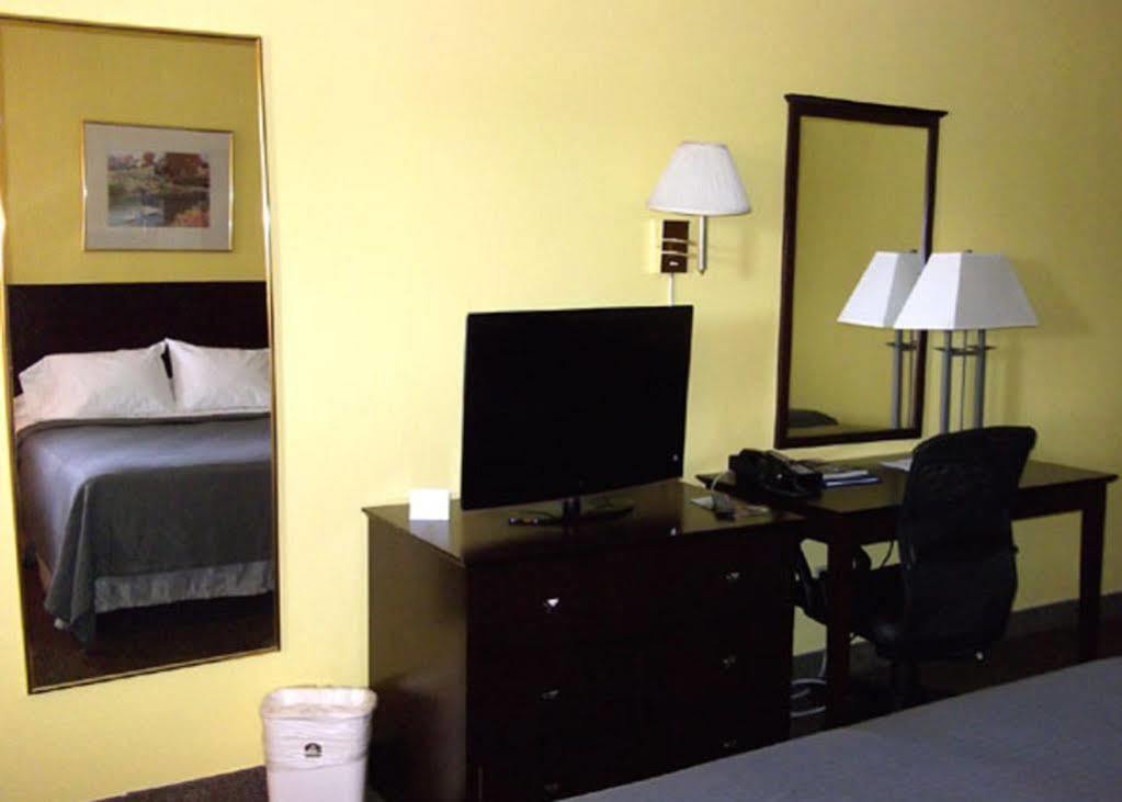 Townsman Inn Larned Dış mekan fotoğraf