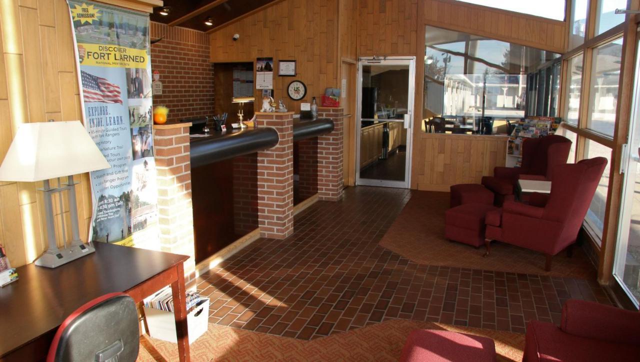 Townsman Inn Larned Dış mekan fotoğraf